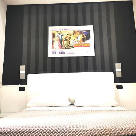 Cinema House 2 Bed & Breakfast โรม ภายนอก รูปภาพ
