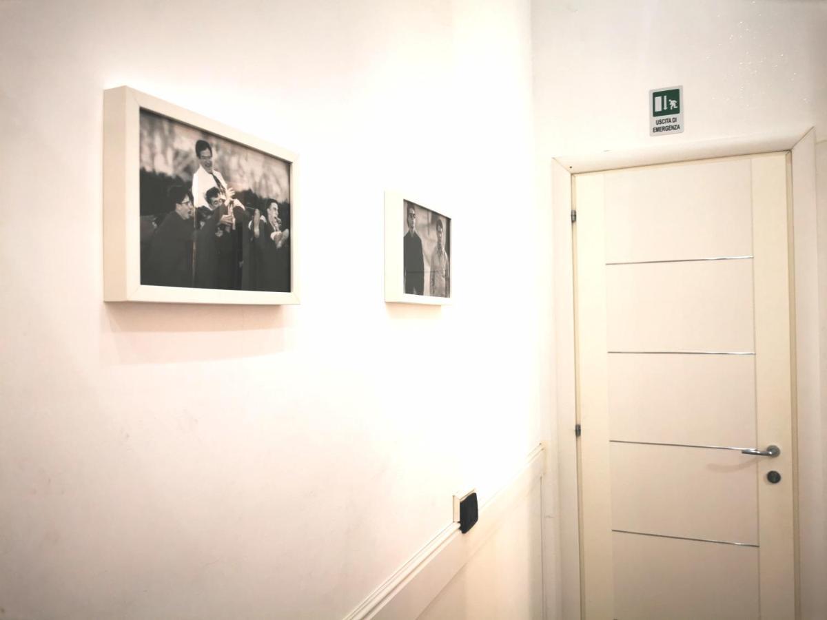 Cinema House 2 Bed & Breakfast โรม ภายนอก รูปภาพ