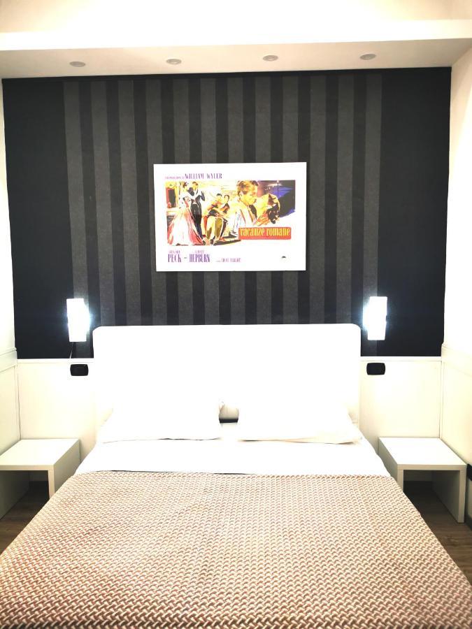 Cinema House 2 Bed & Breakfast โรม ภายนอก รูปภาพ